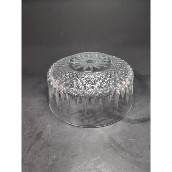 Vintage Arcoroc Serving Bowl, Diamond Cut Crystal Glass, Starburst‎ Design 9" - Picture 9 of 11